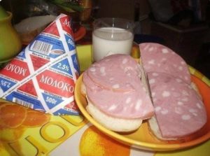 любительская колбаса и молочные пирамидки